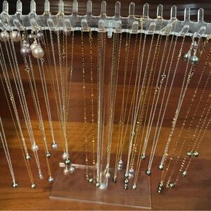 Tahitian pearl, Edison pearl and freshwater necklace.